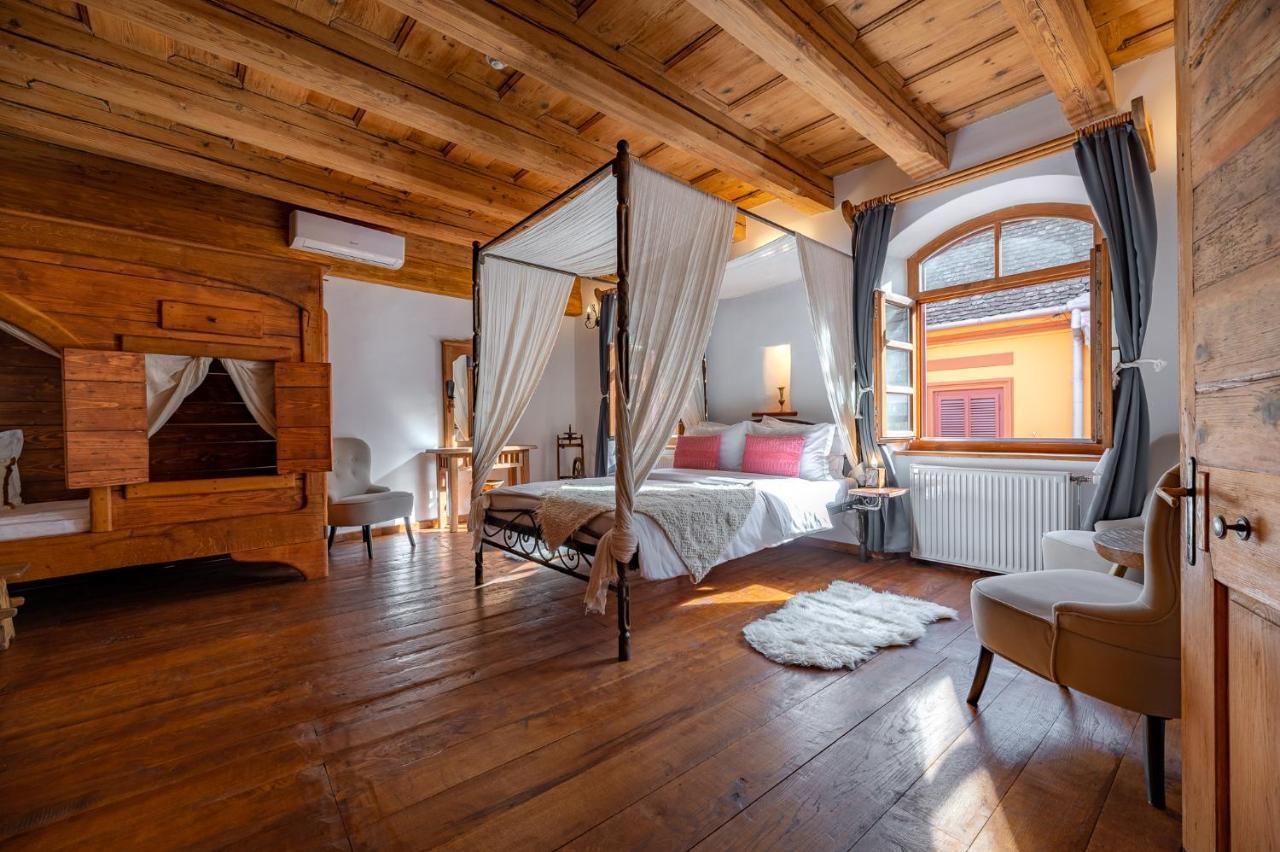 Boutique Hotel Von Graf Сигишоара Екстериор снимка